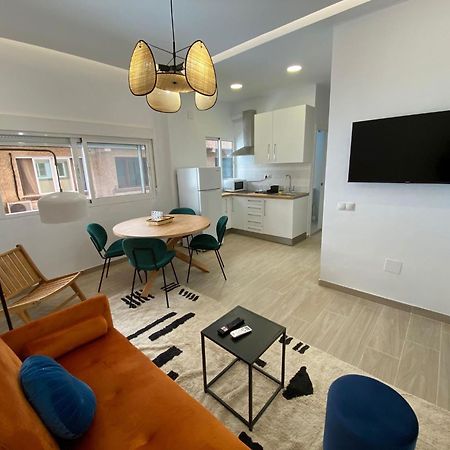 City Center And Beach Renovated Apartment 푸엔히롤라 외부 사진