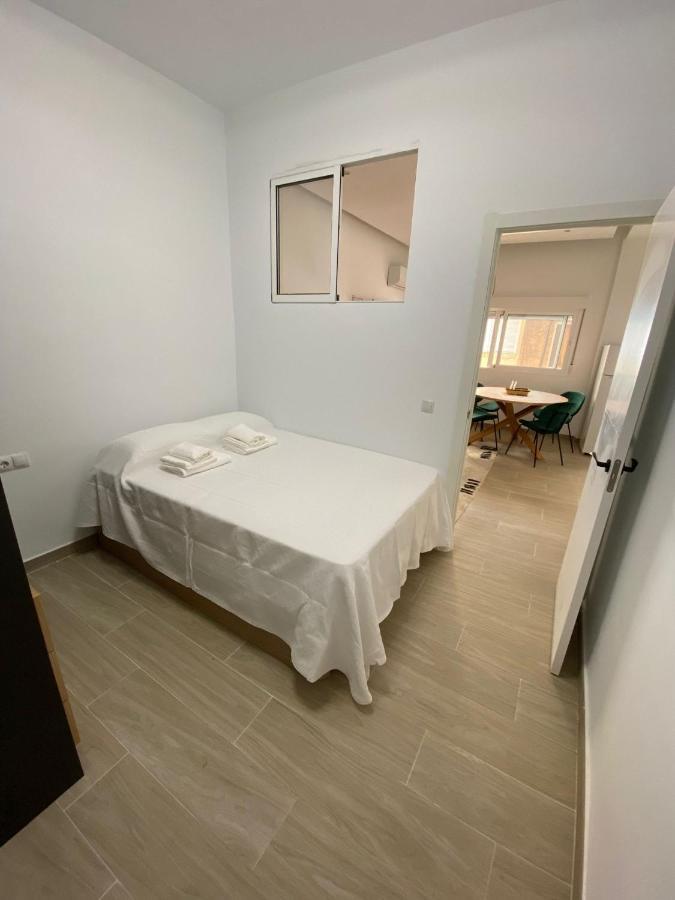 City Center And Beach Renovated Apartment 푸엔히롤라 외부 사진
